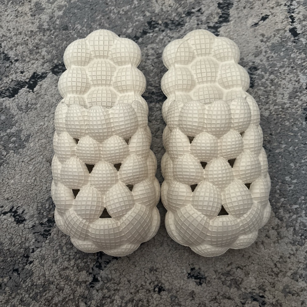 Elegant Cream Textured Home Accents